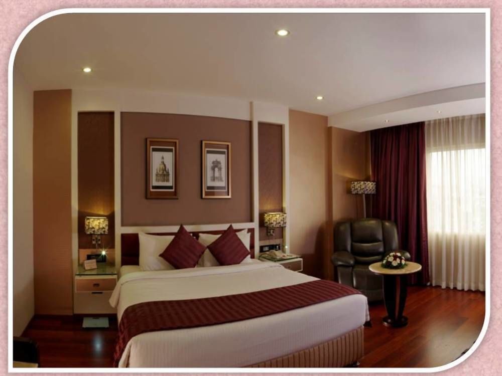 The Pgs Vedanta Hotel Kochi Exterior photo