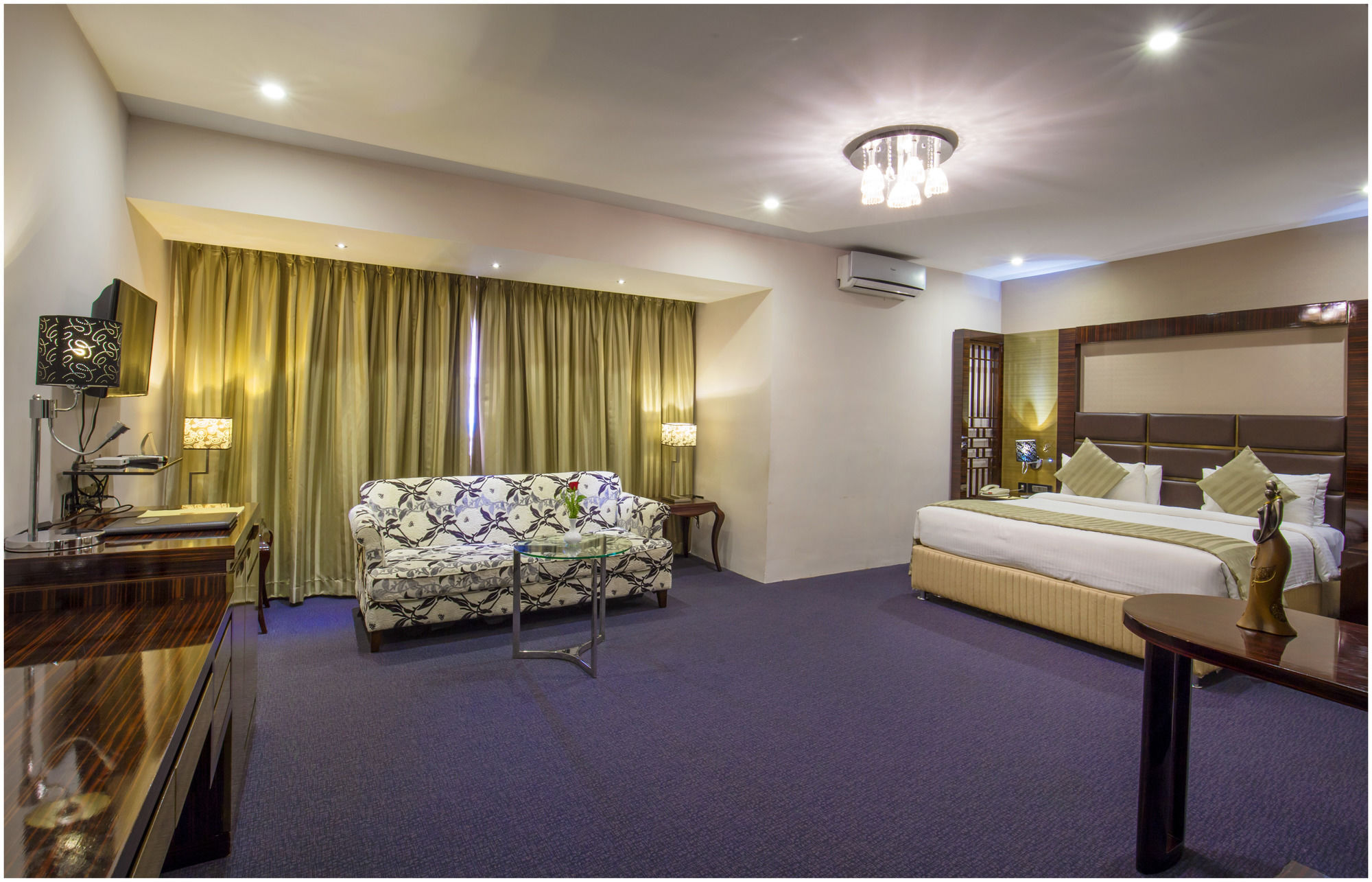 The Pgs Vedanta Hotel Kochi Exterior photo