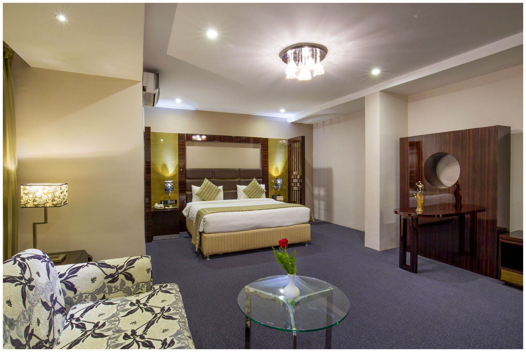 The Pgs Vedanta Hotel Kochi Exterior photo