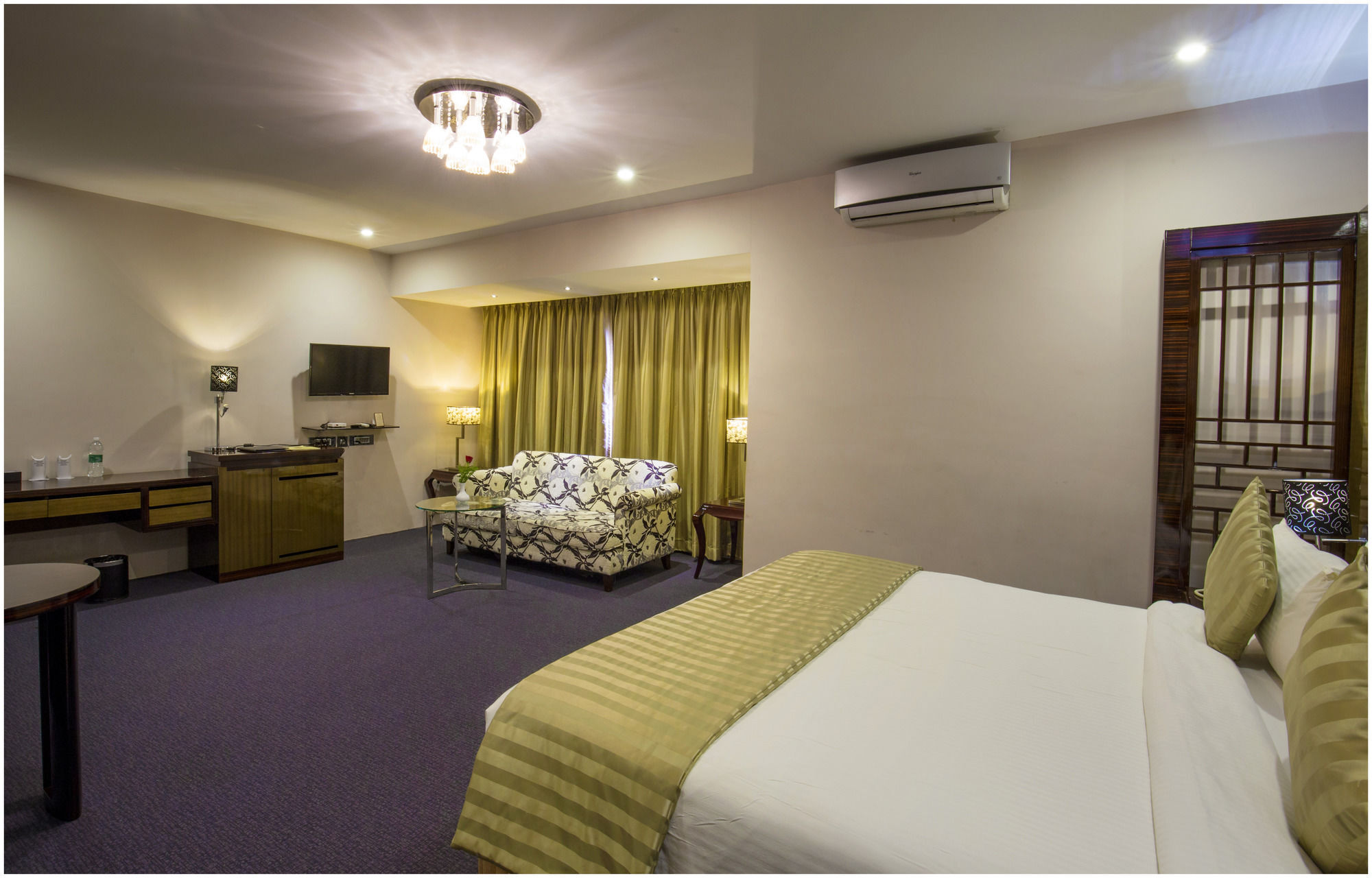 The Pgs Vedanta Hotel Kochi Exterior photo