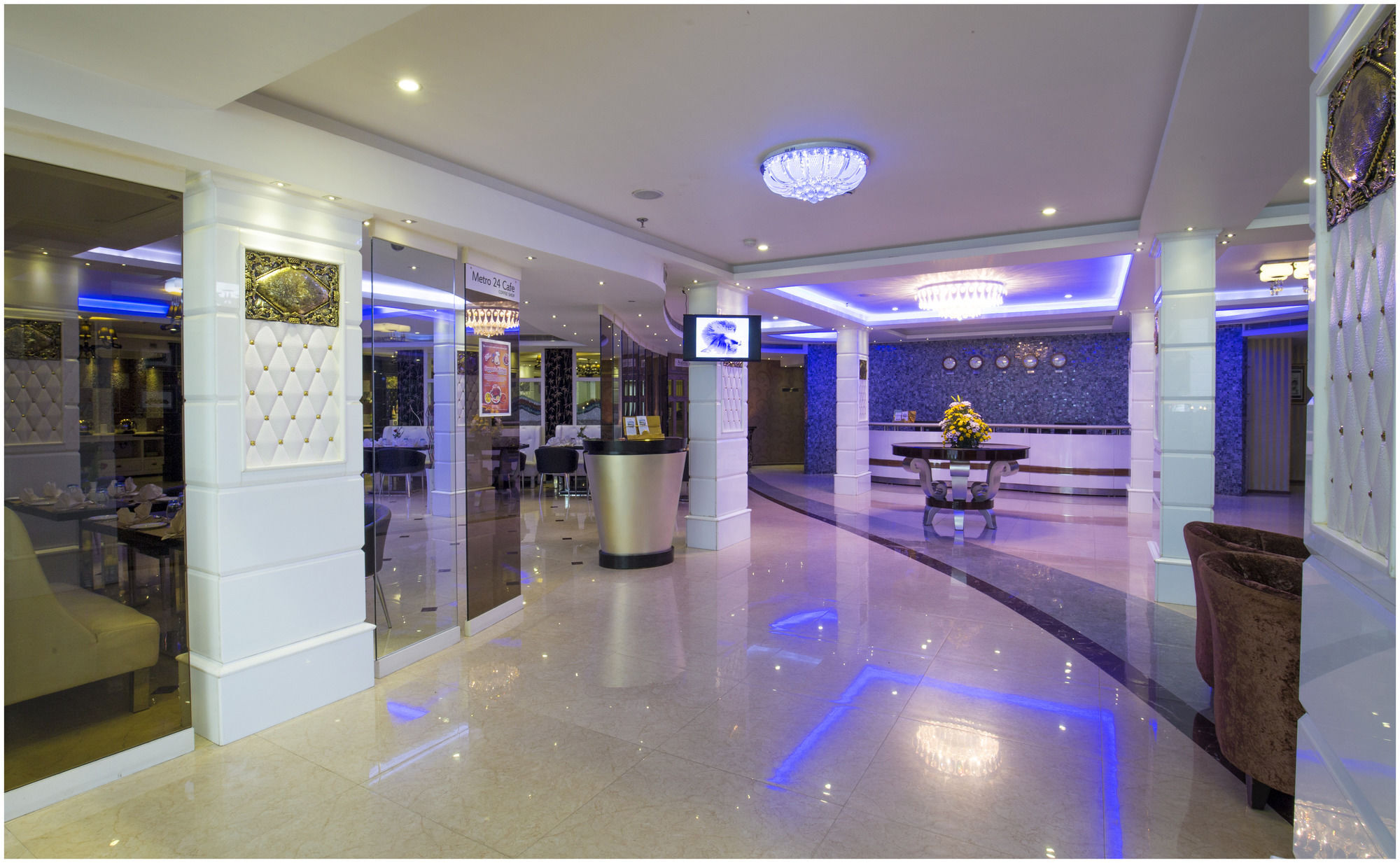 The Pgs Vedanta Hotel Kochi Exterior photo